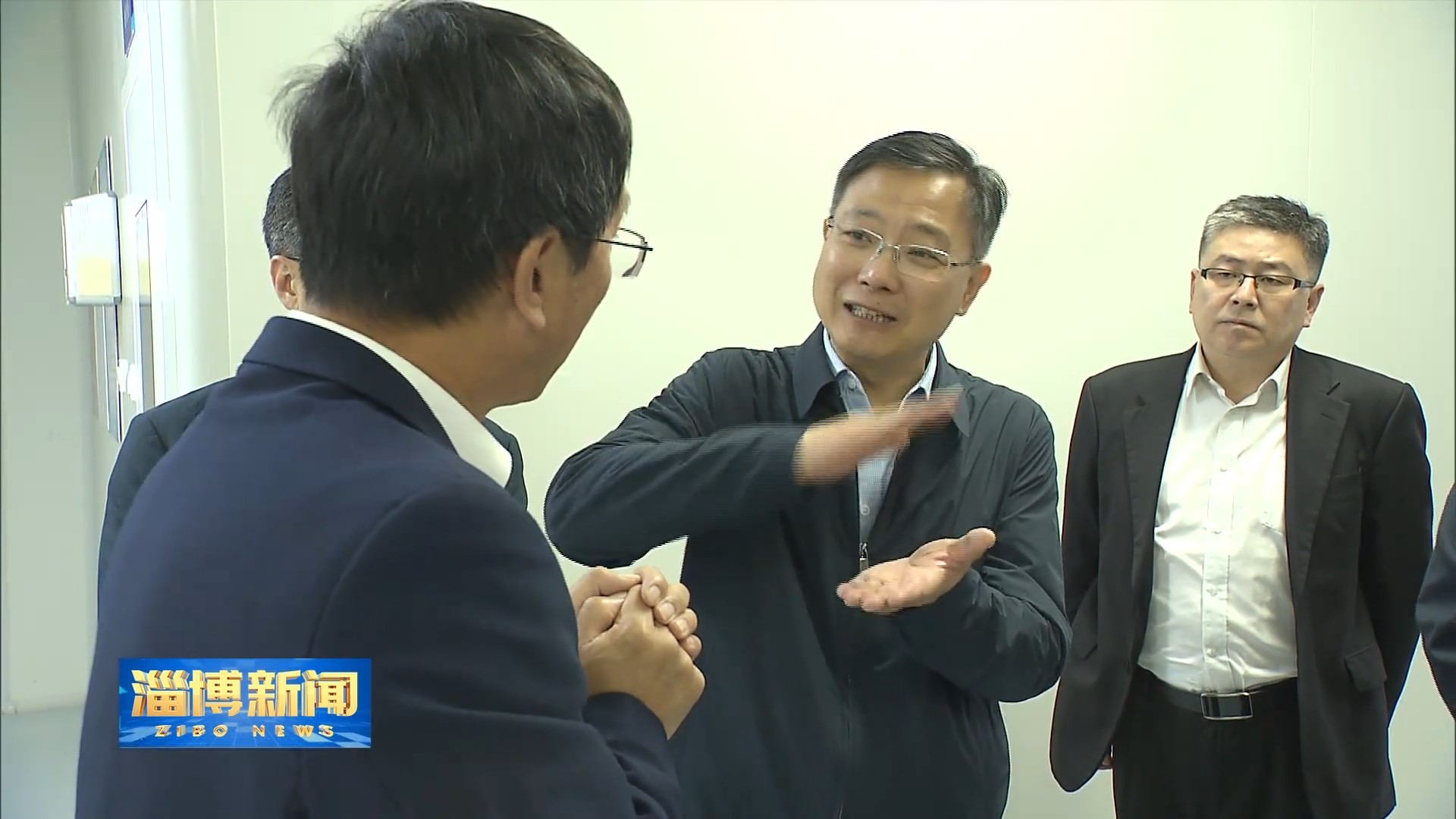 中共淄博市委書記馬曉磊到新恒匯電子調(diào)研1.jpg 中共淄博市委書記馬曉磊到新恒匯電子調(diào)研1.jpg